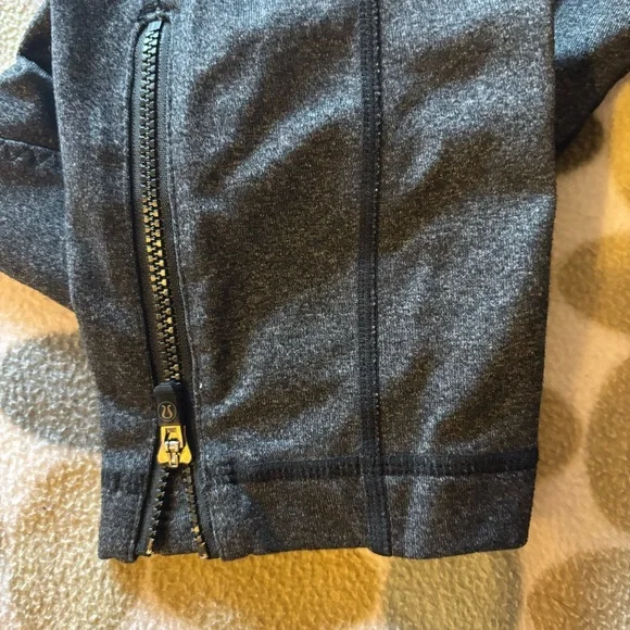 Lululemon Scenic Route Women's Gray Cargo Leggings Size 8 25" - Picture 6 of 8
